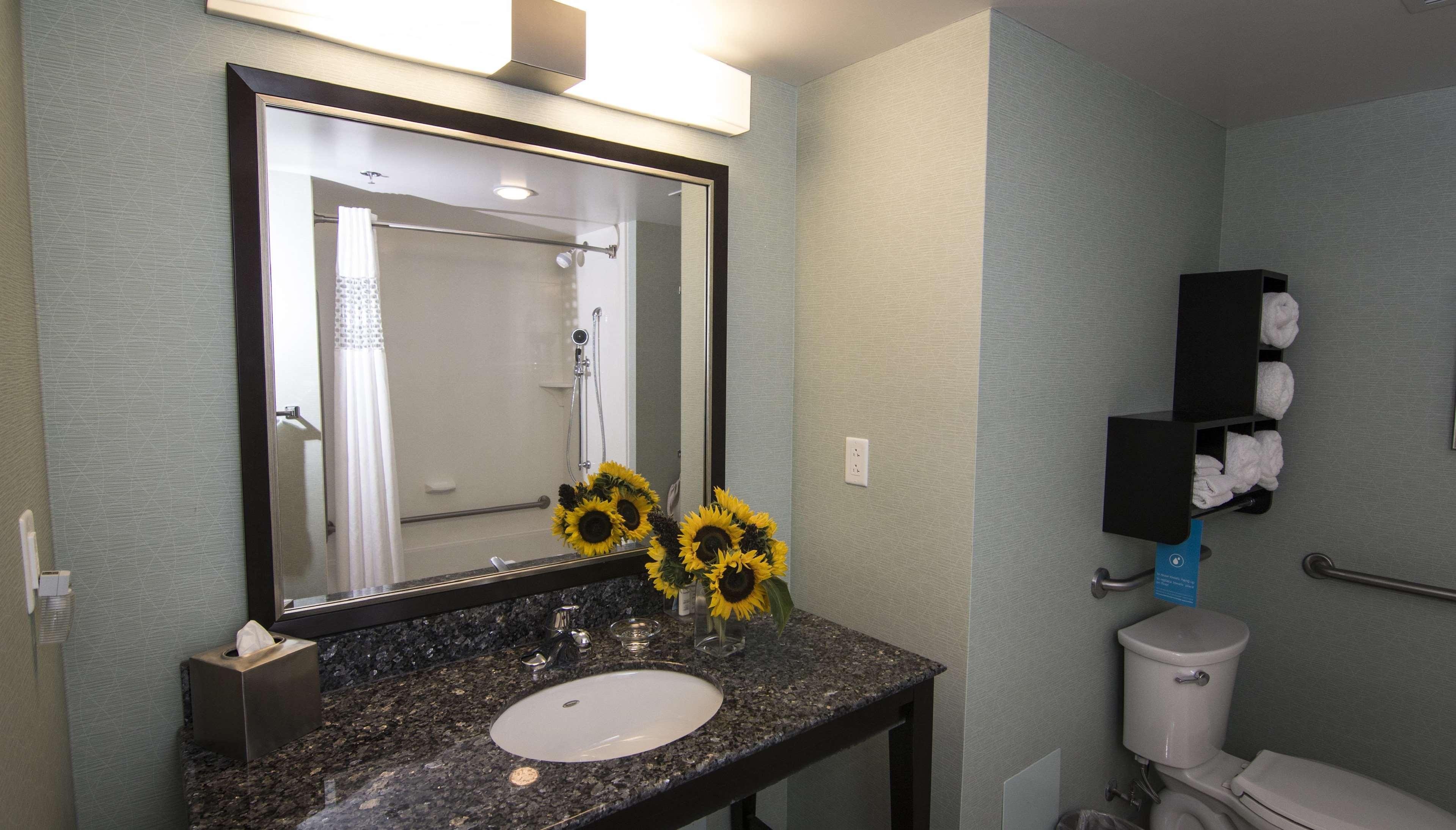 Hampton Inn & Suites By Hilton St. John'S Airport Bagian luar foto