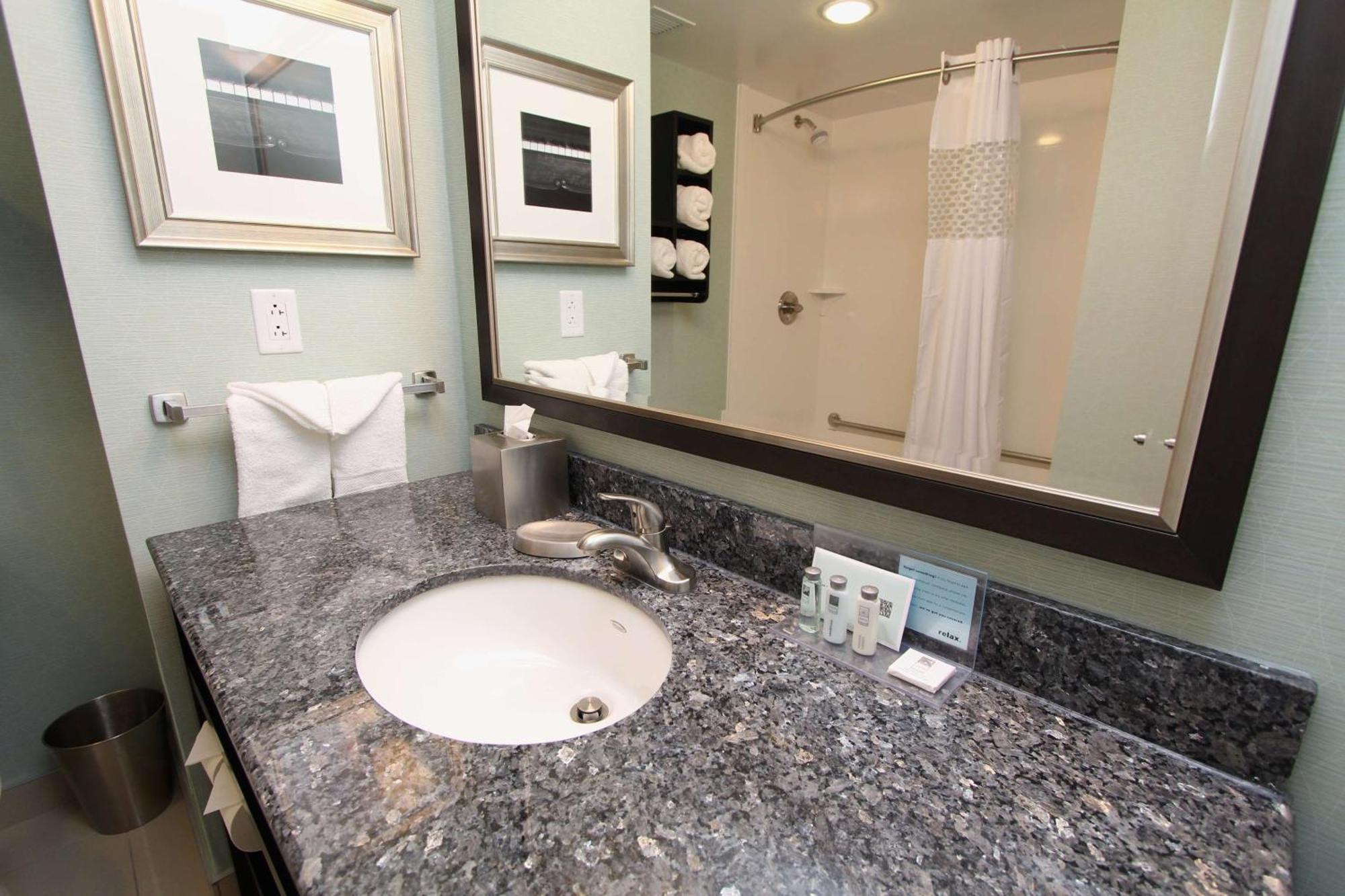 Hampton Inn & Suites By Hilton St. John'S Airport Bagian luar foto