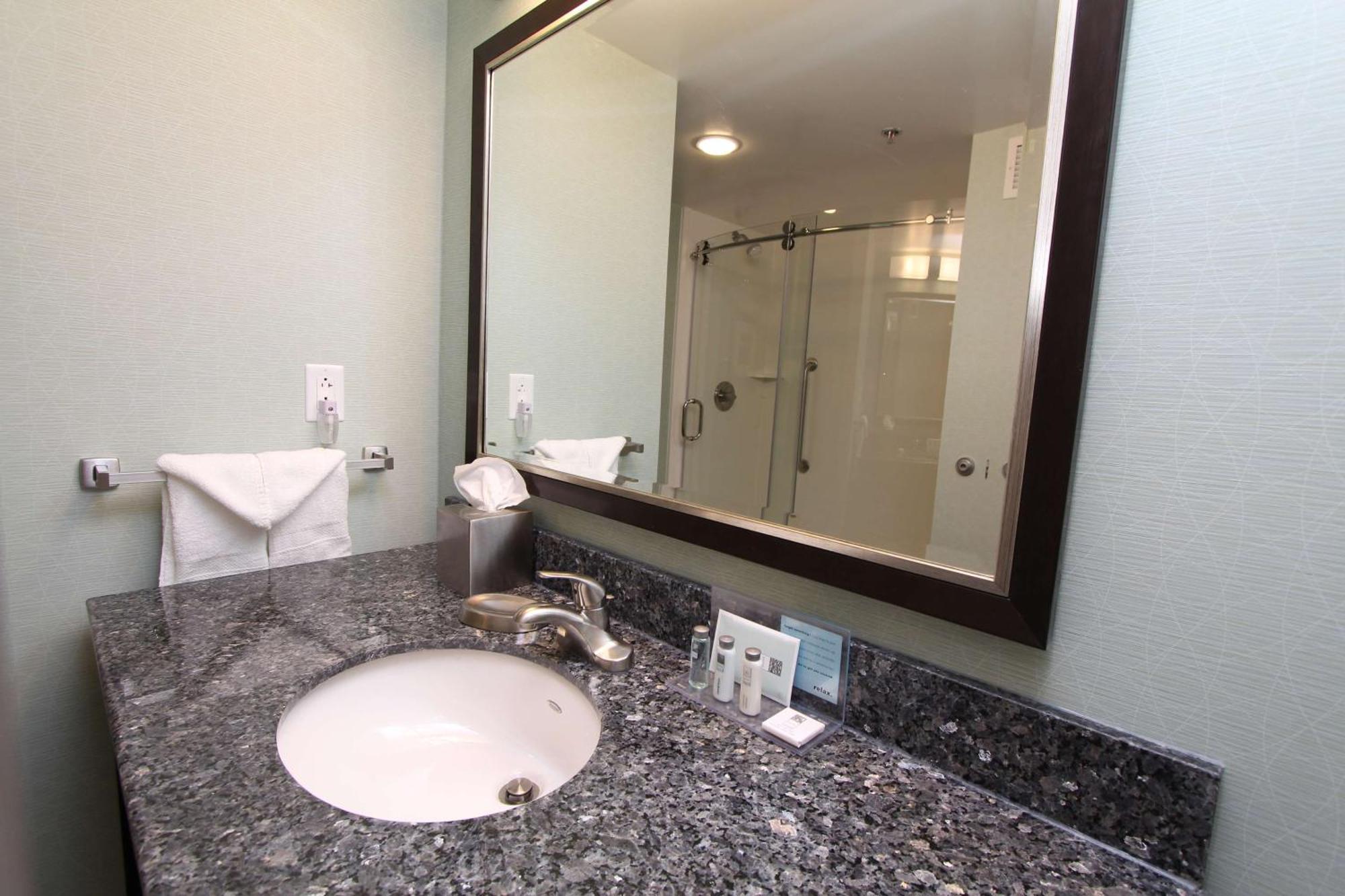 Hampton Inn & Suites By Hilton St. John'S Airport Bagian luar foto